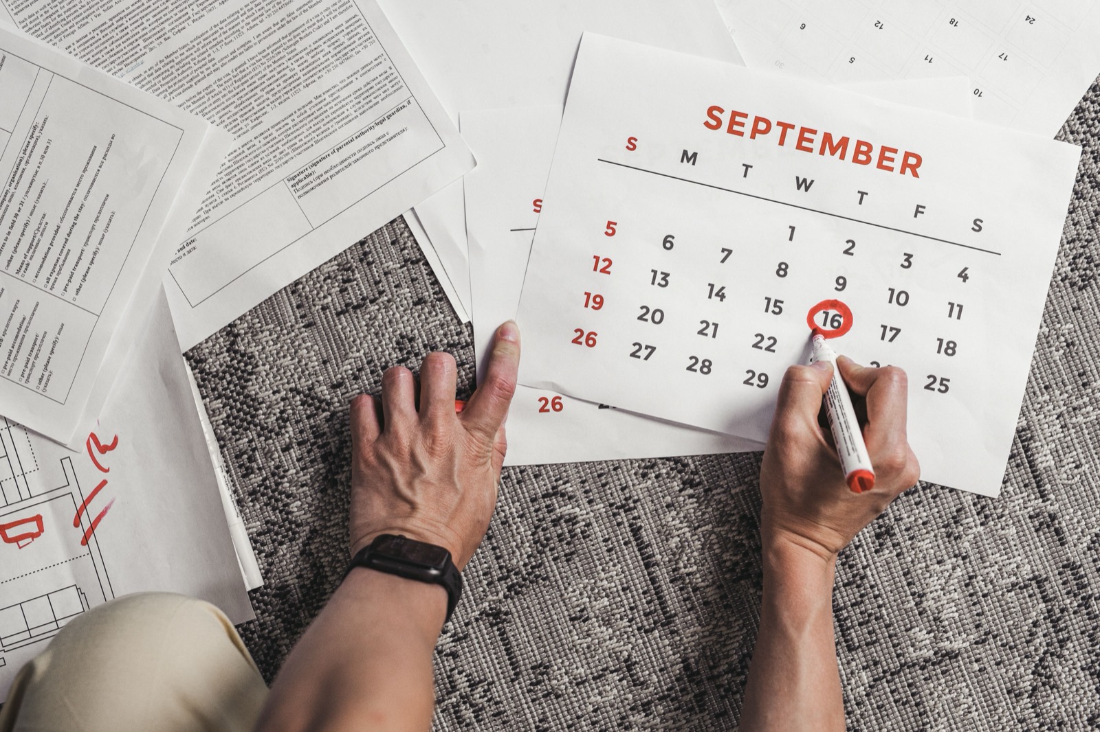 Calendar date being marked as an appointment reminder is planned